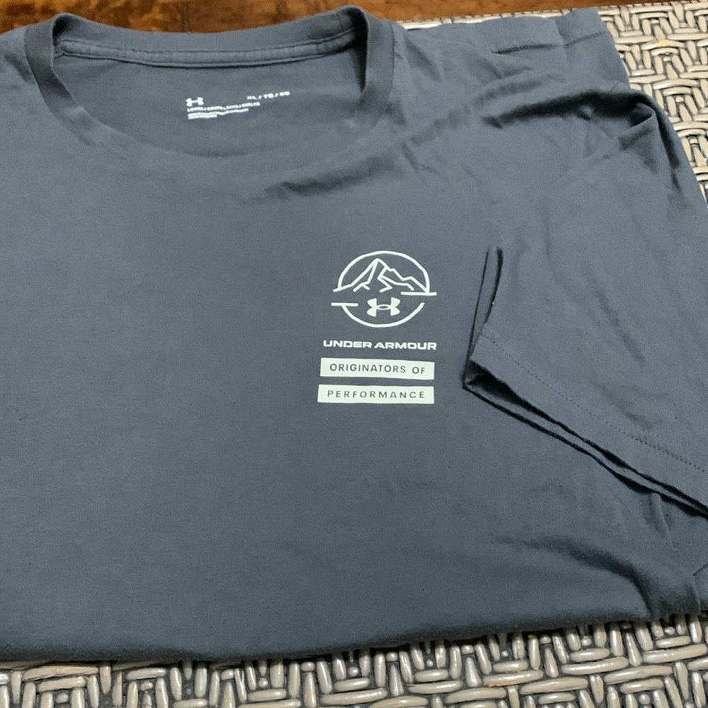 Never worn under armor shirt!